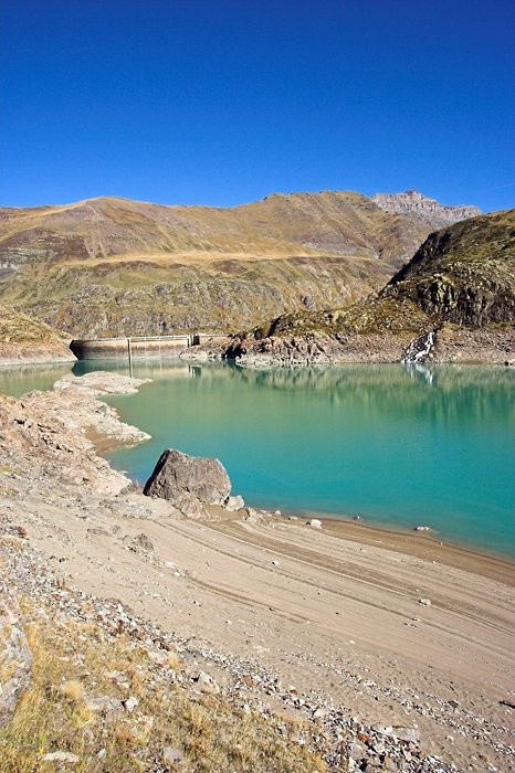 Barrage des Gloriettes depuis le bord du lac