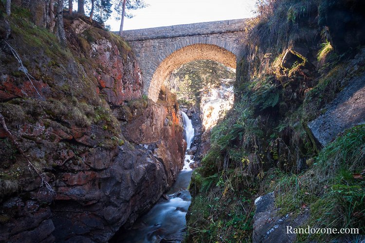 Sous le Pont d'Espagne Sous le Pont d'Espagne