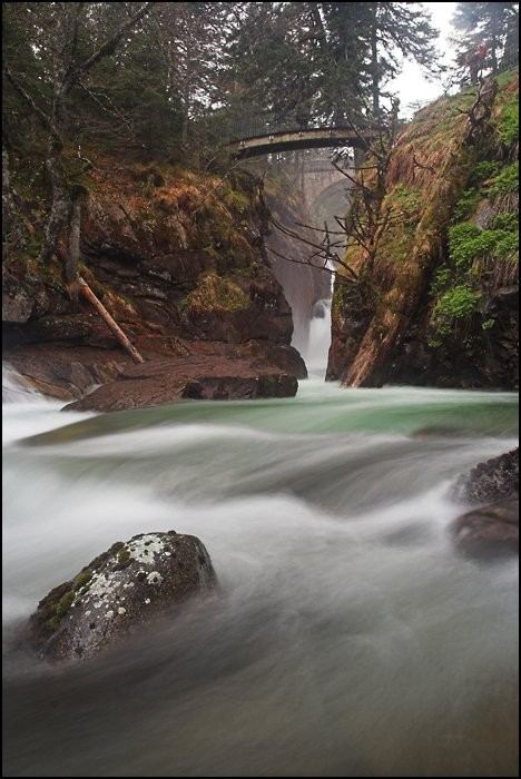 Pont d'Espagne en arrire plan