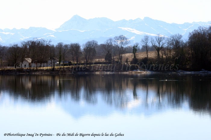 Pic du Midi de Bigorre depuis le lac du Gabas
