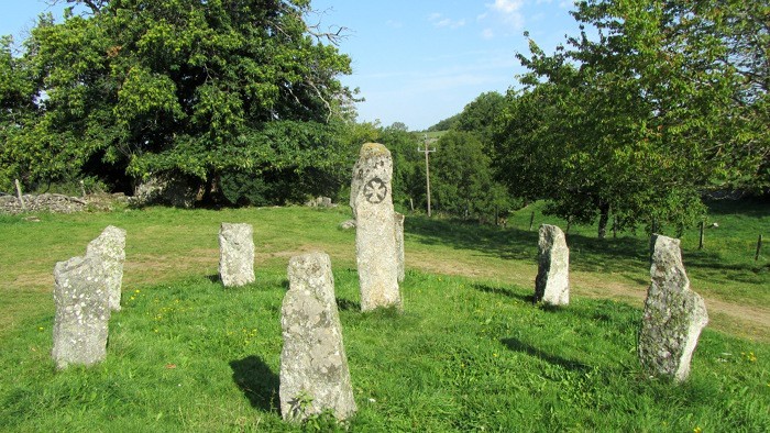 Des Dolmens qui dansent en Viadne, bah oui, il y en a, la preuve