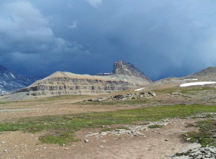 Les Dolomites en montant circque peak dans les rocheuses 