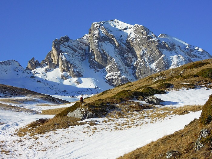 Col du Pourteillou sur la gauche de la photo, Pyrnes