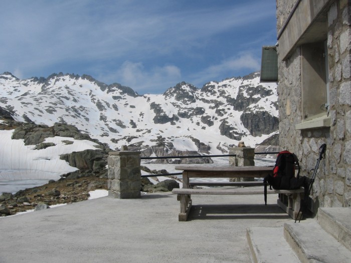 La terrasse du refuge de Migoulou