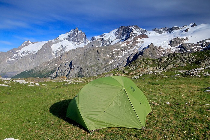 Bivouac au lac Lri
