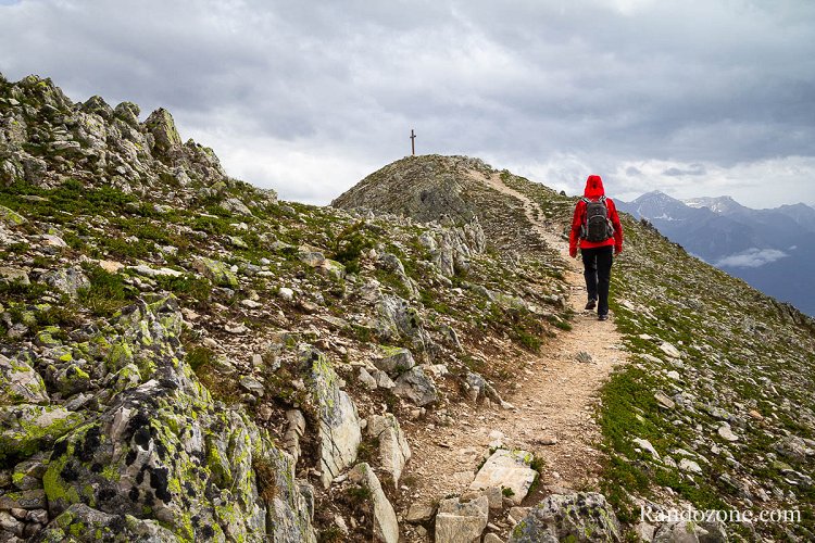 Nous arrivons bientôt à la Croix de la Cime Nous arrivons bientôt à la Croix de la Cime