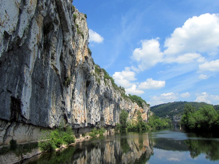 Le chemin de halage sous Saint Cirq Lapopie