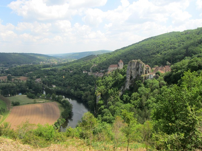 Saint Cirq Lapopie et sa valle du Lot