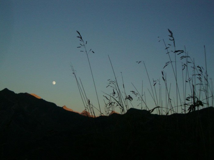 Lever de lune sur les Aravis