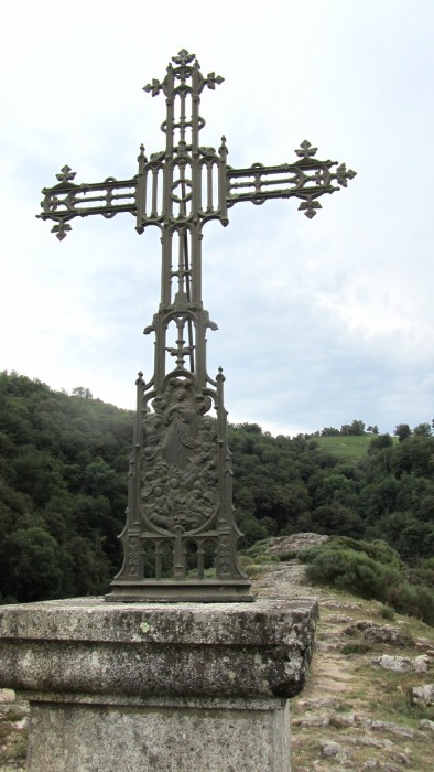 Croix au village de Bez Bdne