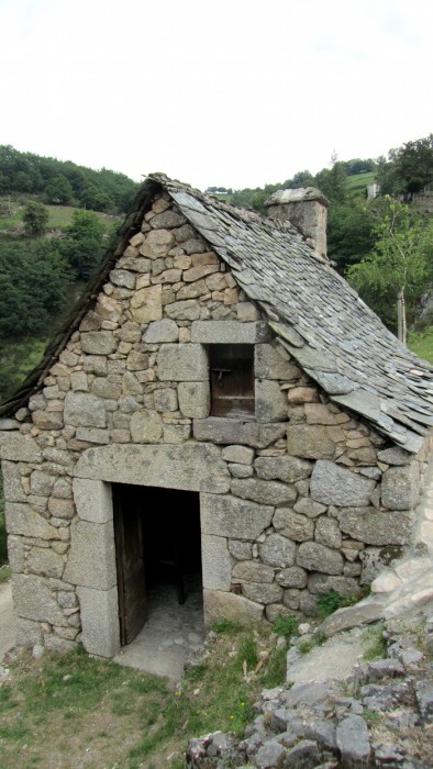 Maison typique d'Aveyron, en lauzes et pierre