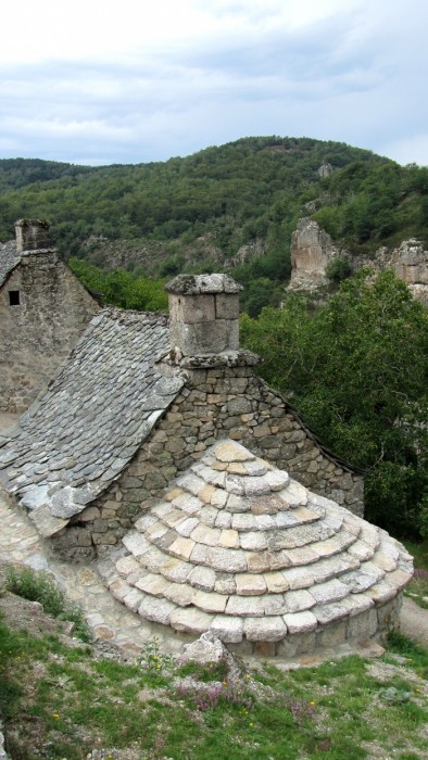 Village de Bez Bdne et ses toits de lauzes et de pierre