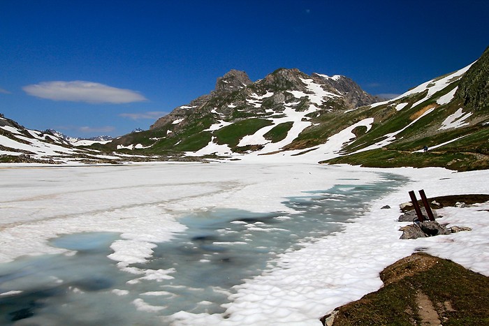 Lac Rond au dessus du lac de la Clare