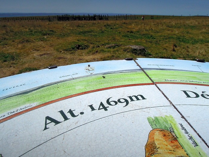 Signal de Mailhebiau 1469 m : Aubrac, Lozre, point culminant