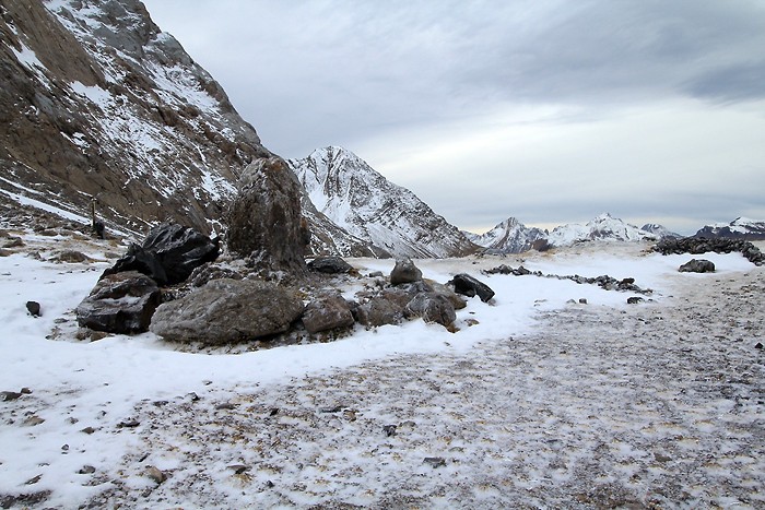 Col de Boucharo sous une fine couche de neige
