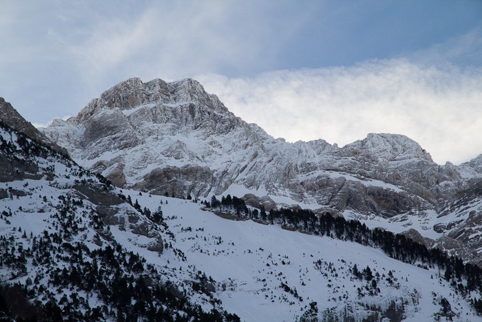 Neige dans le cirque de Gavarnie