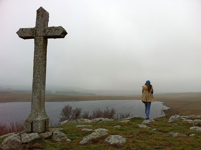 Lac de Saint Andol et sa croix, Aubrac, Lozre