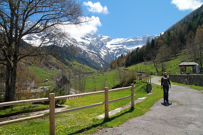 On continue sur une ancienne route