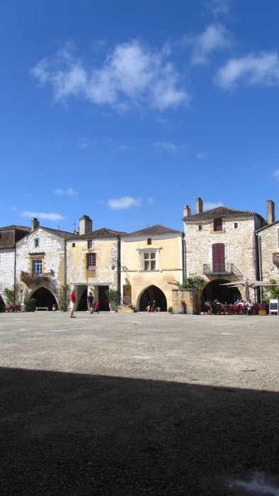 Monpazier, place principale, Dordogne