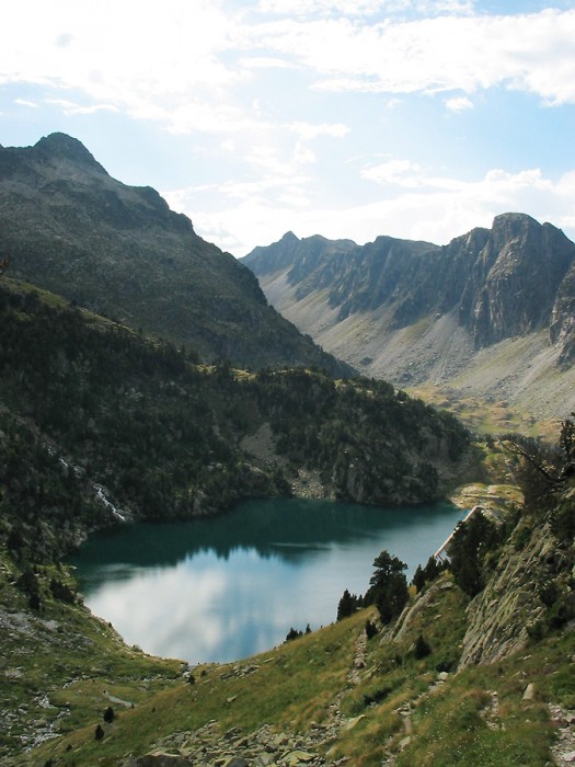 Lac de la Restanca dans les Encantats