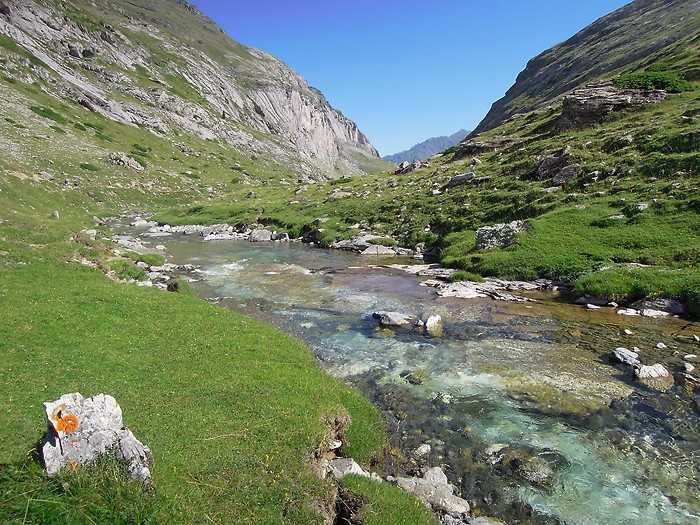 Ruisseau dans le Cirque d'Estaub, Pyrnes