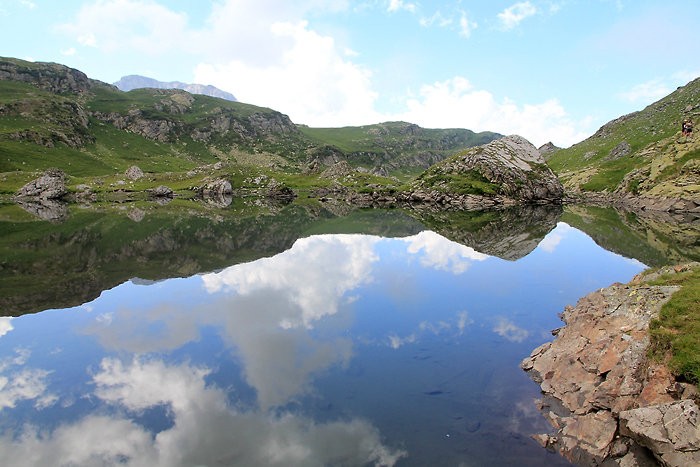 Lac des Aires dans le cirque de Troumouse