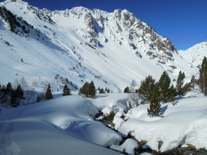 Raquettes  neige au dessus de Barges