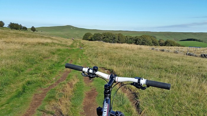 VTT face au Puy de Gudette