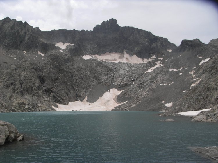 Lac Tourrat au fond de son cirque