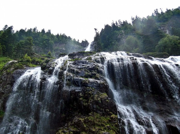 Cascade d'Ars et l'étang de Guzet