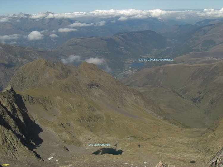 Lac de Hourgade depuis le pic de Hourgade (2964 m) - 26 09 2008 Lac de Hourgade depuis le pic de Hourgade (2964 m) - 26 09 2008