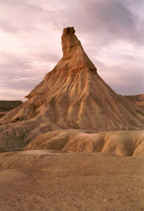 Le Castil au coucher du soleil dans le dsert des Bardenas