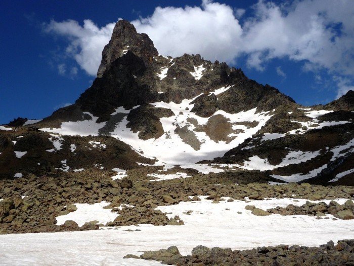 Pic du Midi d'Ossau prs du Lac de Peyreget