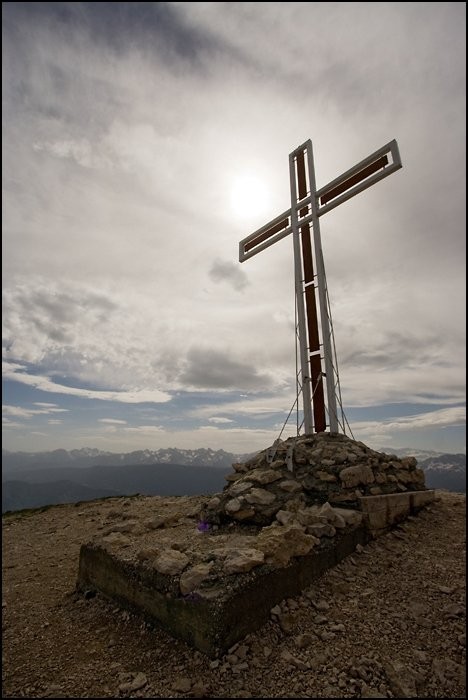 Croix au sommet de la Dent de Crolles