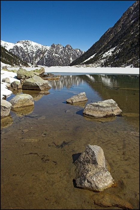 Lac de Gaube en avril 2008