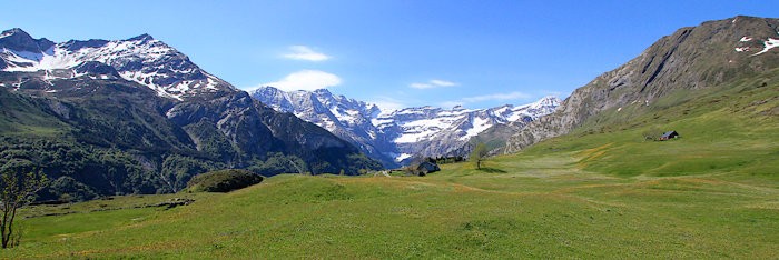 Plateau et granges de Saugu