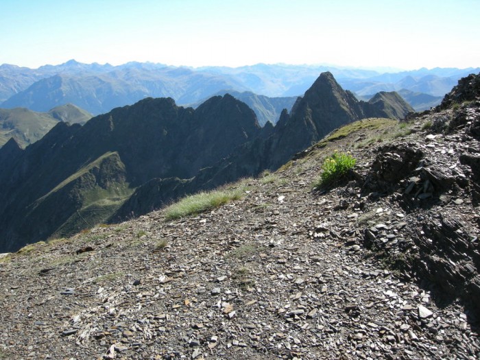 Sauvegarde (2738m) : vue vers l'est Sauvegarde (2738m) : vue vers l'est