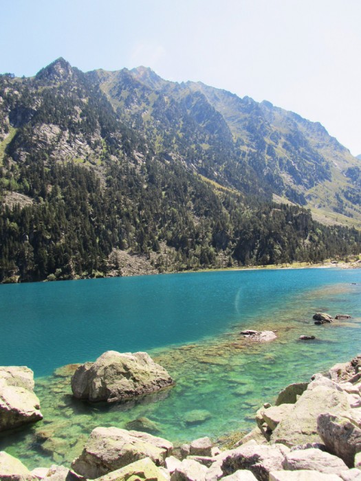 Belle couleur de l'eau au lac de Gaube