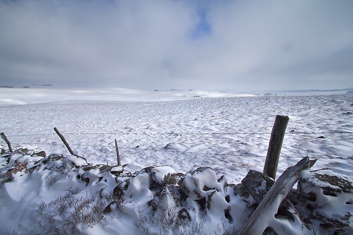 Neige et vent sur le plateau de l'Aubrac Neige et vent sur le plateau de l'Aubrac