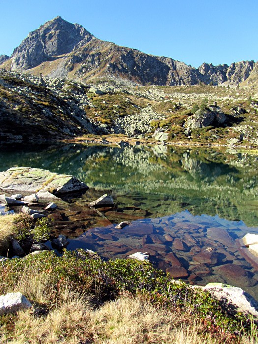 Lac lors de la monte  la Hourquette d'Aubert