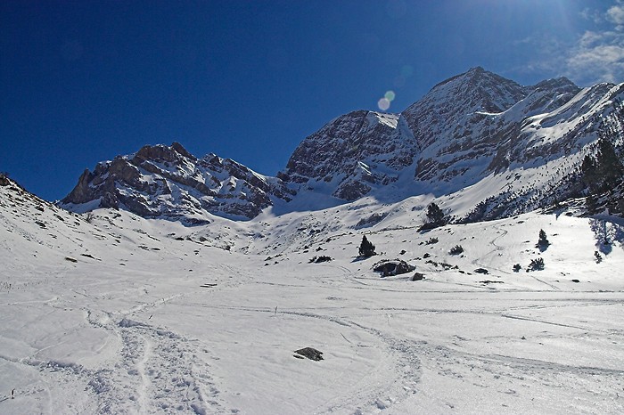 Vue sur les Astazous et le couloir Swan
