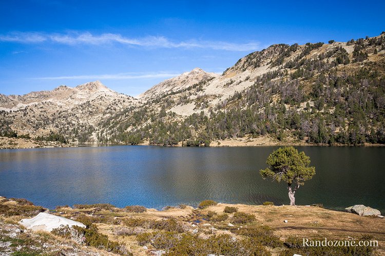 Laquettes, lac d'Aubert, lac d'Aumar depuis le lac d'Orédon