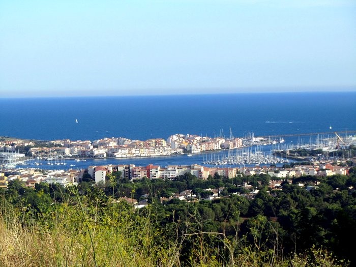 Vue depuis le Smaphore du Mont Saint Loup sur le port du Cap d'Agde