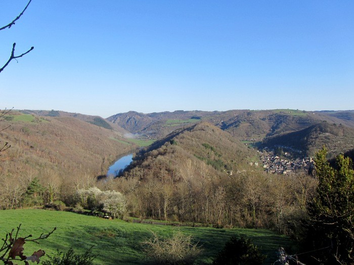 Randonne  Estaing, village Aveyronnais