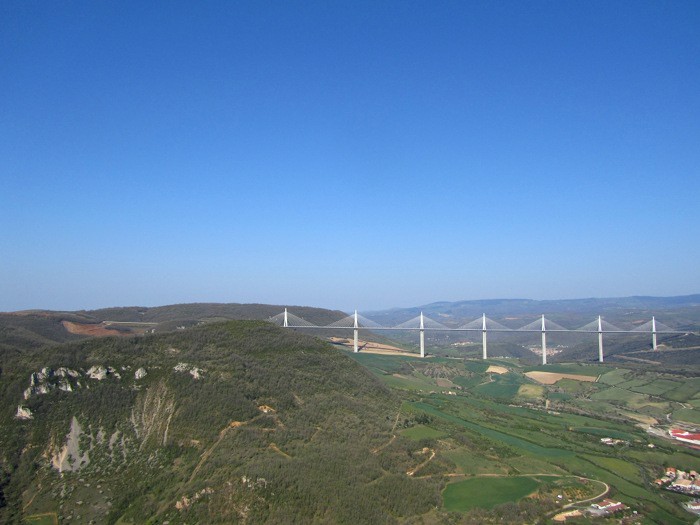 Viaduc de Millau depuis l'aire de vision de Brunas