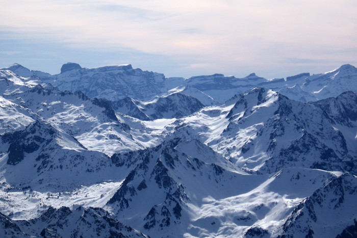Vue sur le cirque de Gavarnie depuis le Pic du Midi de Bigorre