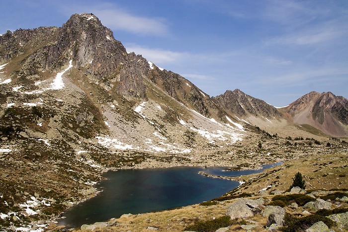 Lac Estagnol lors de la monte  la Hourquette d'Aubert