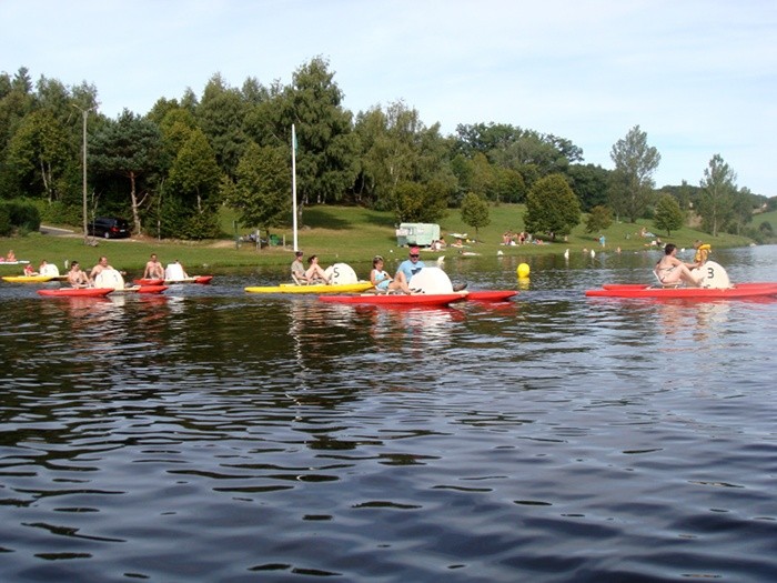 Des pdalos sur le lac St Gervais