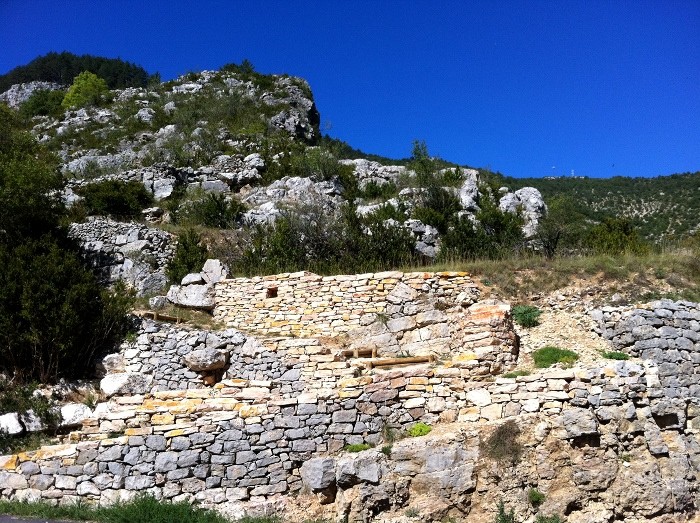 Dpart du chemin de l'Ermitage au dessus de Sainte Enimie