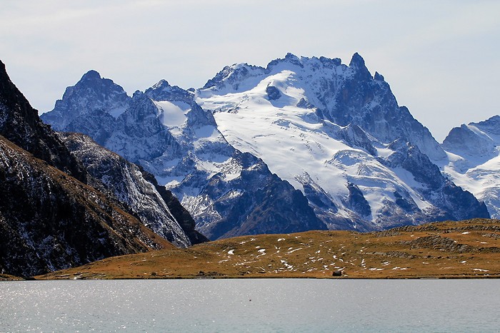 Massif de la Meije depuis le lac de Golon